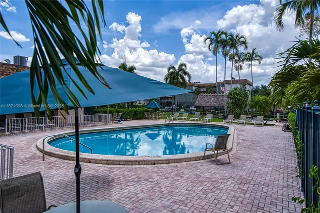 a view of a tennis court