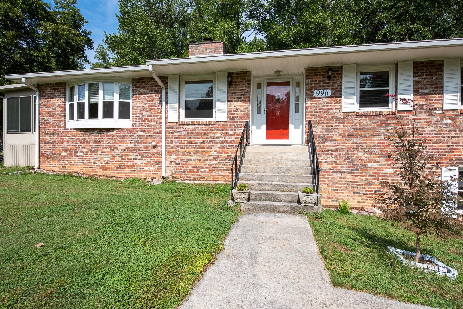 996 West Outer Drive Oak Ridge, TN 37830 - Photo 2 of 31 Gallery Image 2