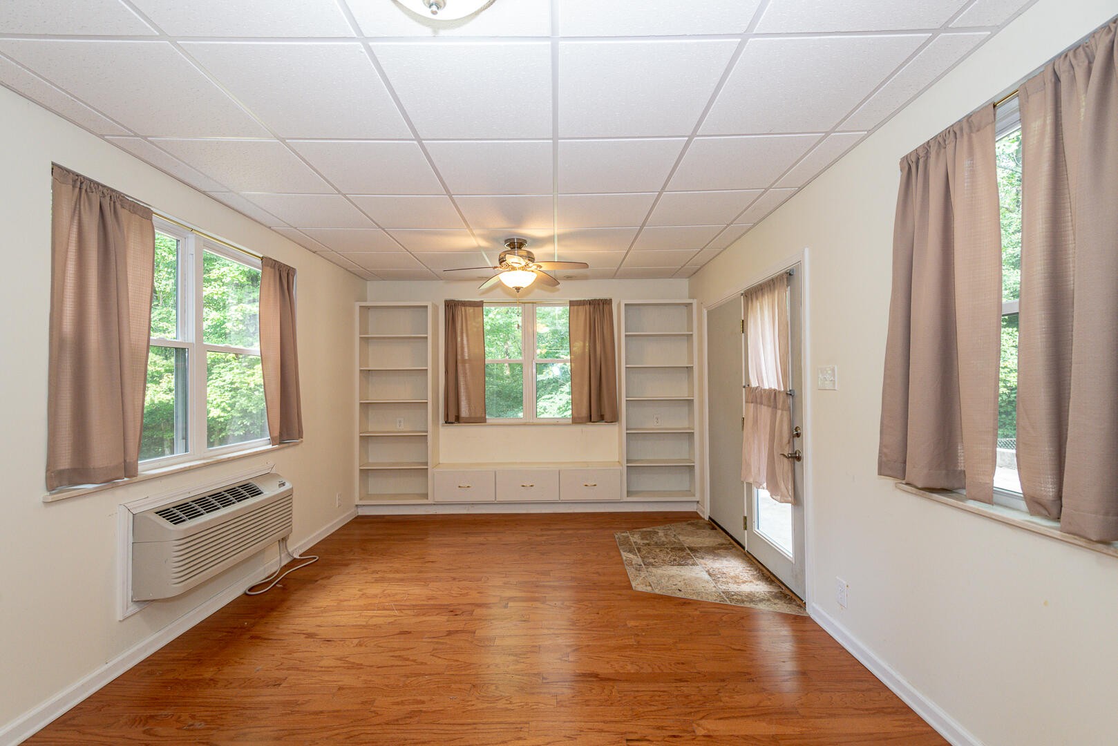 996 West Outer Drive Oak Ridge, TN 37830 - Photo 23 of 31 Gallery Image 23