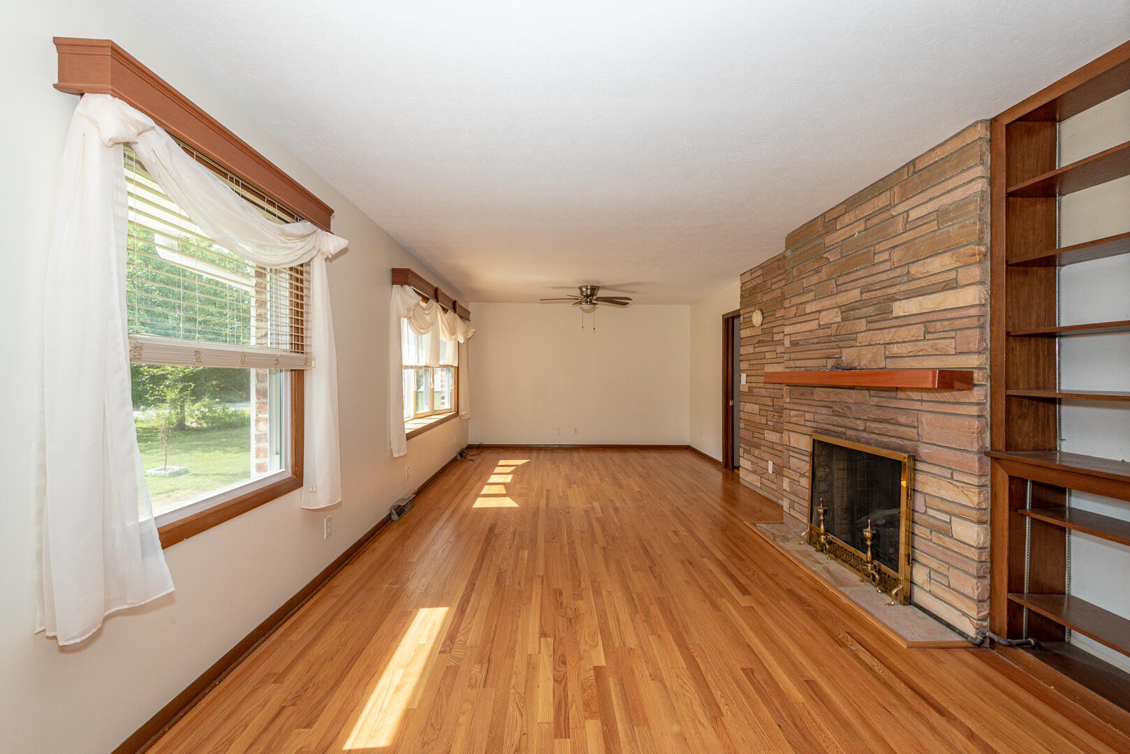 996 West Outer Drive Oak Ridge, TN 37830 - Photo 4 of 31 Gallery Image 4