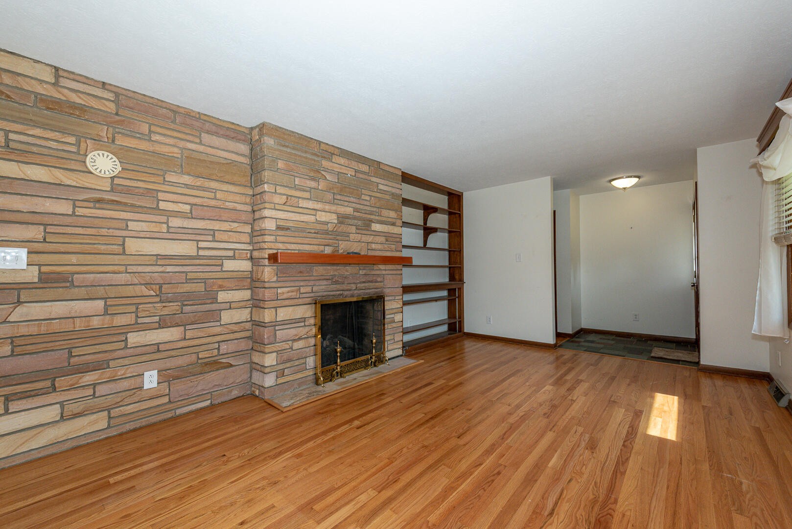 996 West Outer Drive Oak Ridge, TN 37830 - Photo 5 of 31 Gallery Image 5