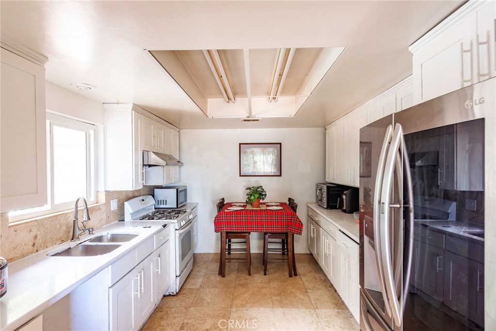 1245 Oakhaven Road Arcadia, CA 91006 - Photo 8 of 23 Kitchen