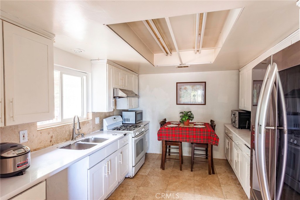 1245 Oakhaven Road Arcadia, CA 91006 - Photo 9 of 23 Kitchen