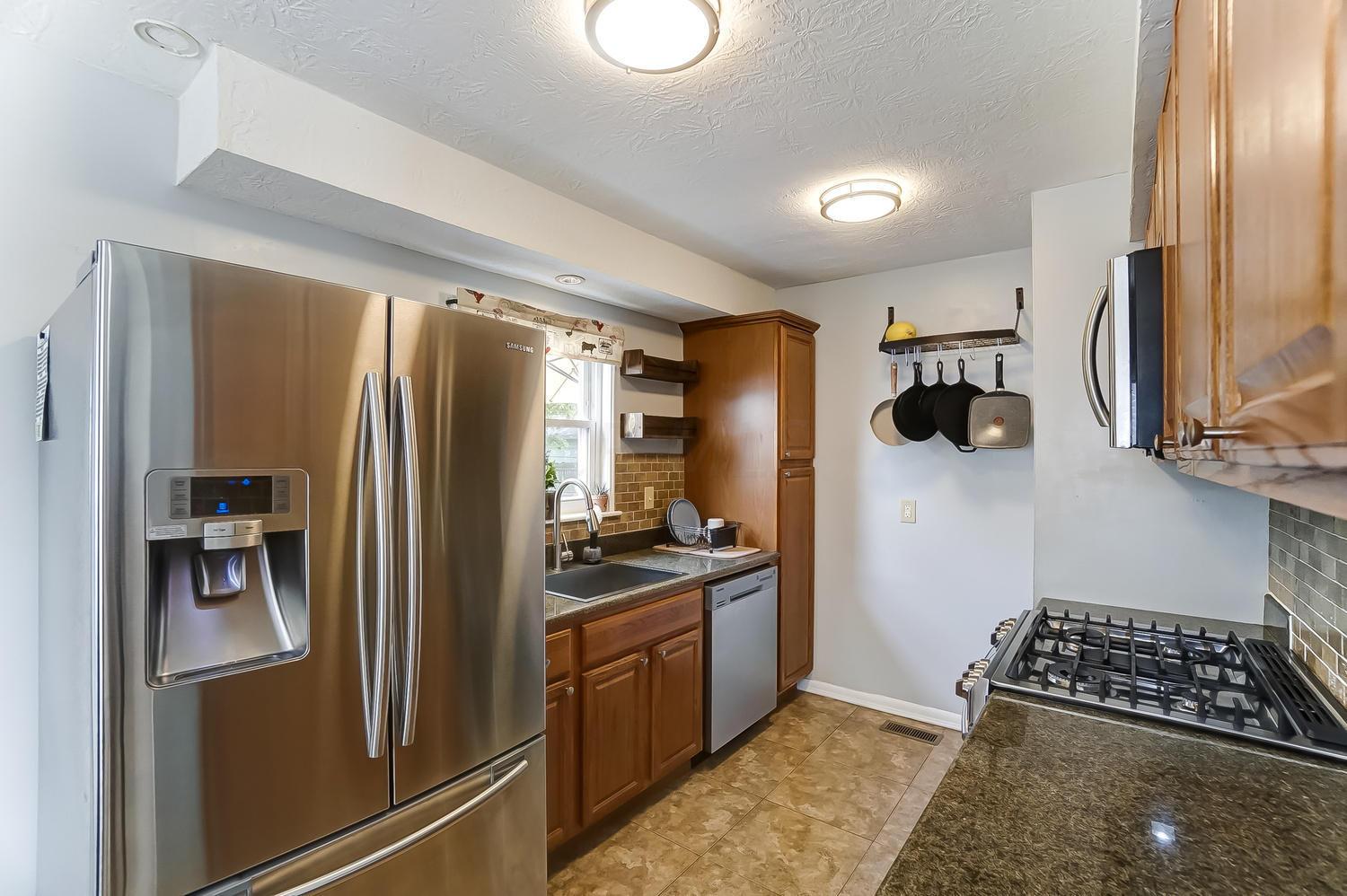 4251 Cody Road Columbus, OH 43224 - Photo 7 of 22 Gallery Image 7