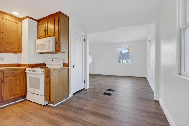 $499,900 | 22 Orchard Road, Cape Elizabeth, ME 04107