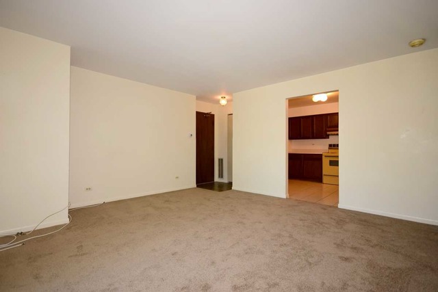707 West Central Road, Unit B4 Mount Prospect, IL 60056 - Photo 5 of 16