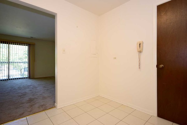 707 West Central Road, Unit B4 Mount Prospect, IL 60056 - Photo 9 of 16