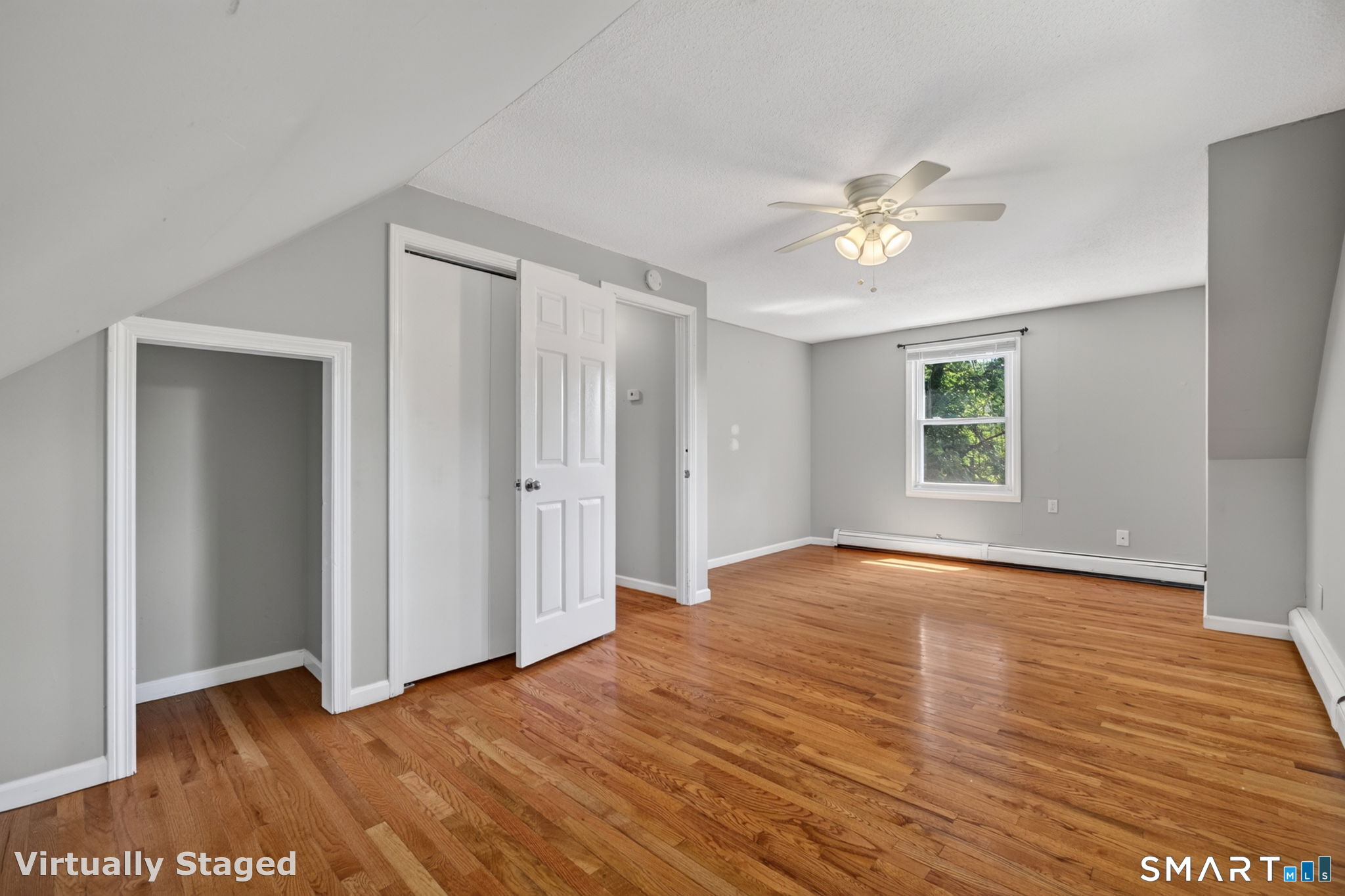 224 Anns Farm Road Hamden, CT 06518 - Photo 24 of 40 Upper level bedroom.