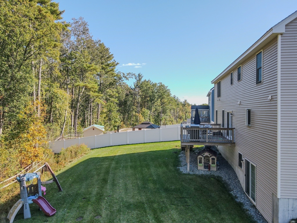 12 Hayfield Road Dracut, MA 01826 - Photo 30 of 36 Gallery Image 30