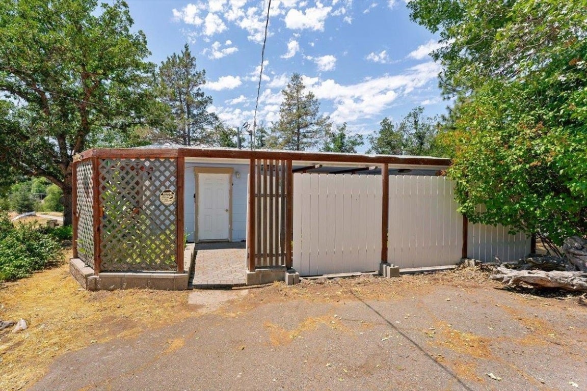 3200 Fairlane Road Yreka, CA 96097 - Photo 16 of 28 Gallery Image 16