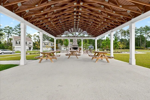 $370,000 | 114 Oakwood Boulevard, Summerville, SC 29486