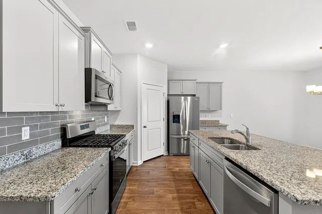 $370,000 | 114 Oakwood Boulevard, Summerville, SC 29486