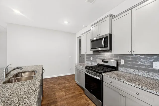 $370,000 | 114 Oakwood Boulevard, Summerville, SC 29486