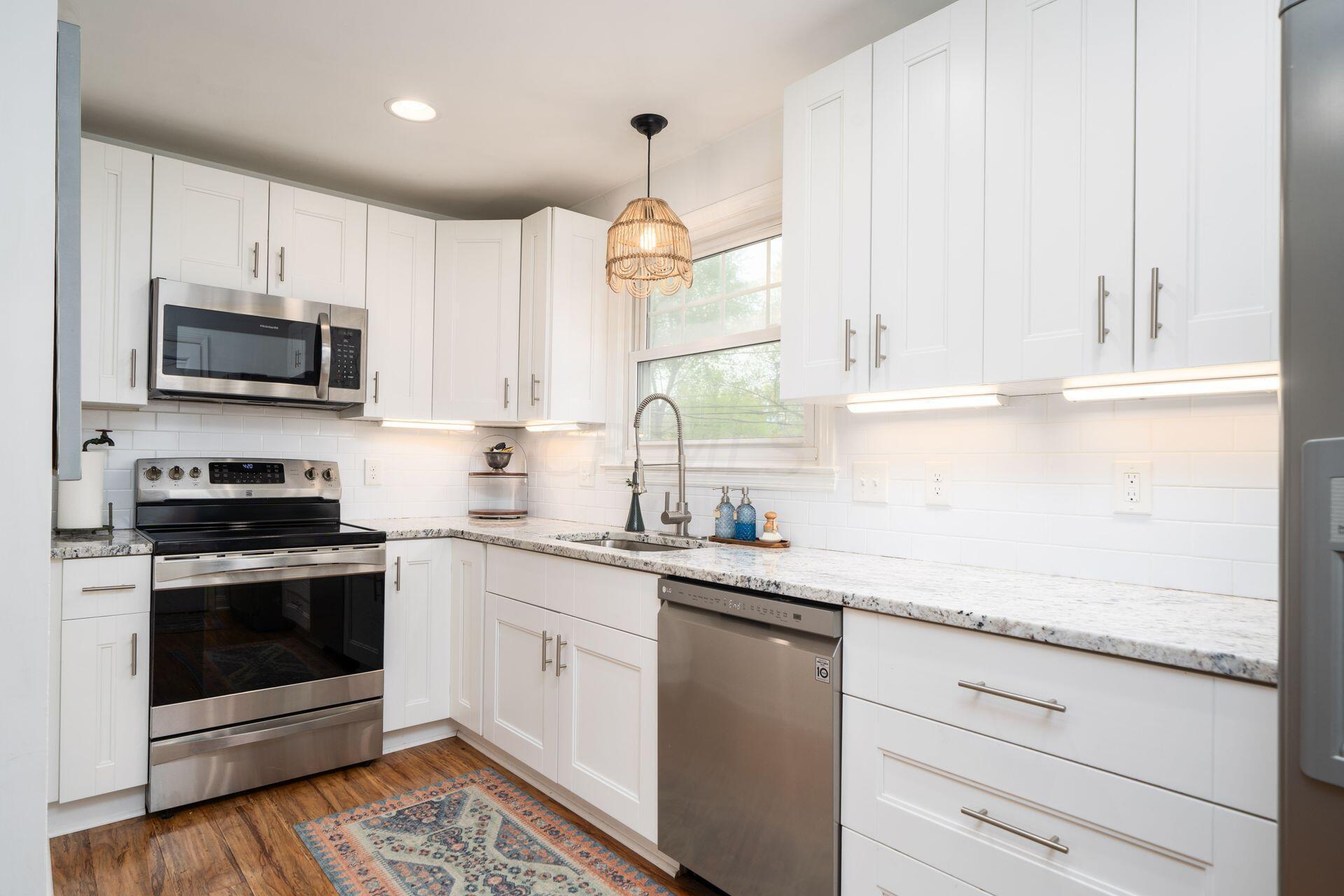 2343 Swansea Road Upper Arlington, OH 43221 - Photo 4 of 58 kitchen 1