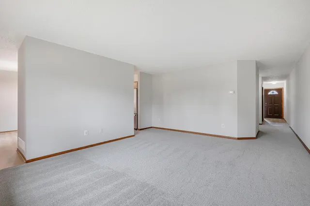 $229,900 | 2075 13th Avenue West, Shakopee, MN 55379