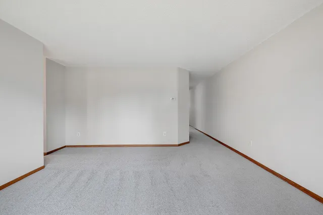 $229,900 | 2075 13th Avenue West, Shakopee, MN 55379