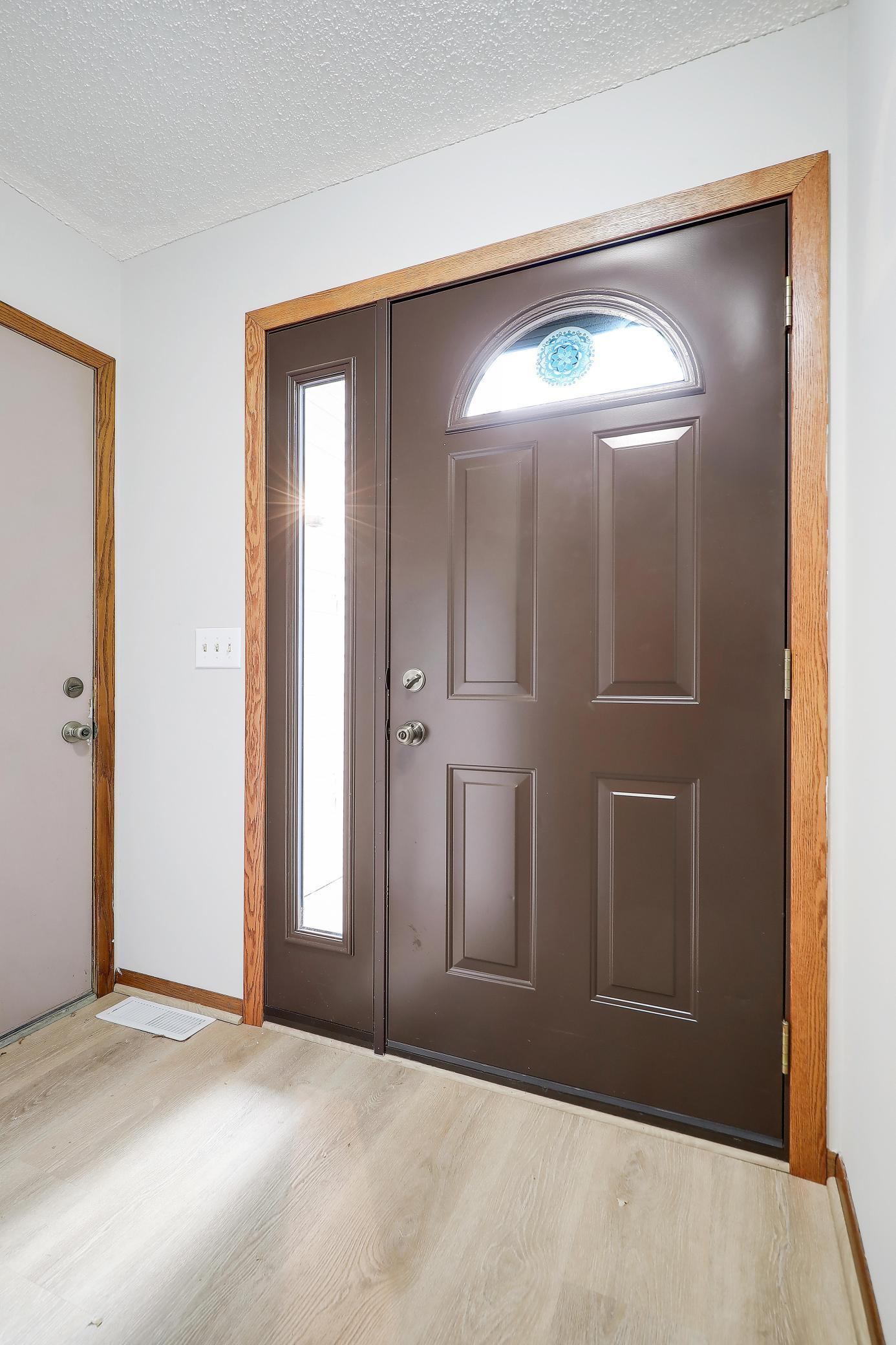 2075 13th Avenue West Shakopee, MN 55379 - Photo 3 of 33