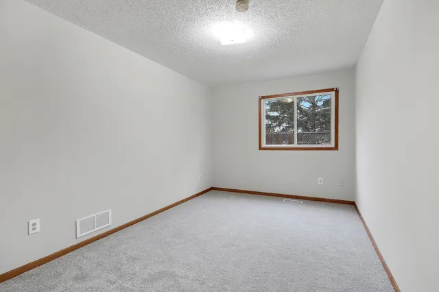 $229,900 | 2075 13th Avenue West, Shakopee, MN 55379