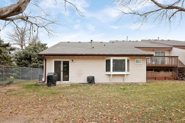 $229,900 | 2075 13th Avenue West, Shakopee, MN 55379