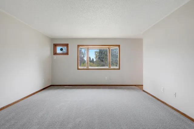 $229,900 | 2075 13th Avenue West, Shakopee, MN 55379