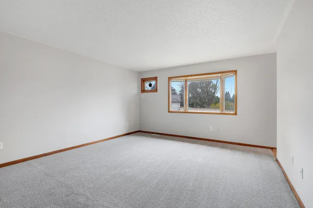 $229,900 | 2075 13th Avenue West, Shakopee, MN 55379