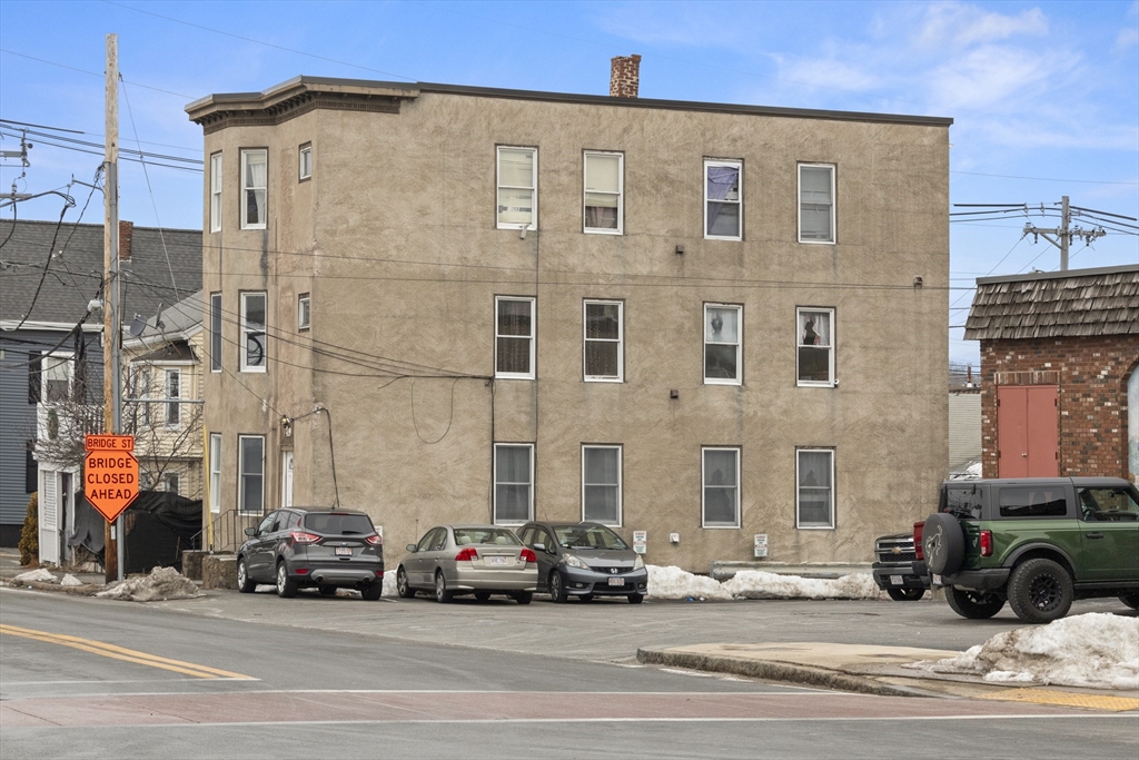 49 Federal Street Beverly, MA 01915 - Photo 3 of 24