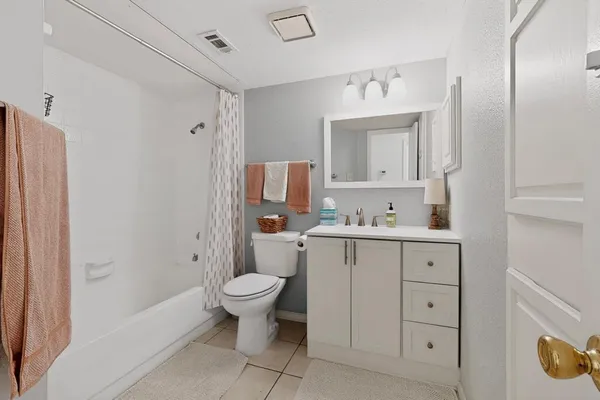 $229,000 | 330 West Harwood Road, Unit D, Hurst, TX 76054