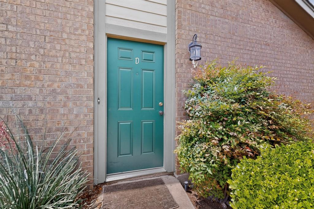 330 West Harwood Road, Unit D Hurst, TX 76054 - Photo 3 of 28