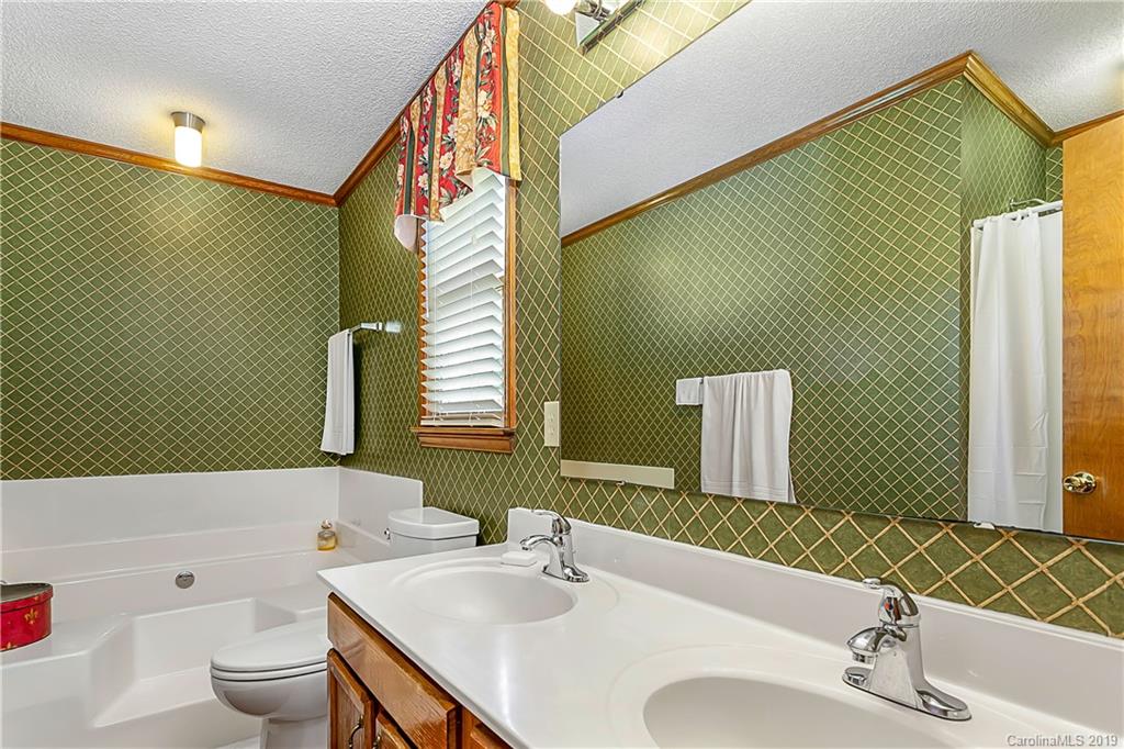 1827 Running Brook Road Charlotte, NC 28214 - Photo 8 of 17