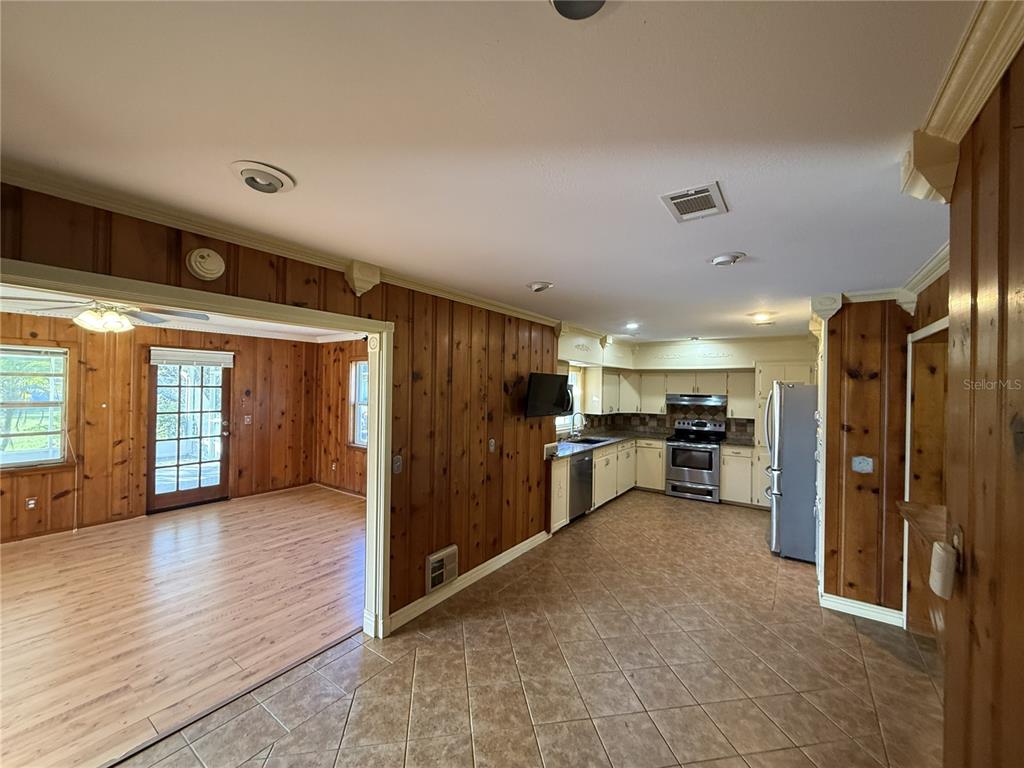 18401 Hamilton Road Dade City, FL 33523 - Photo 6 of 65