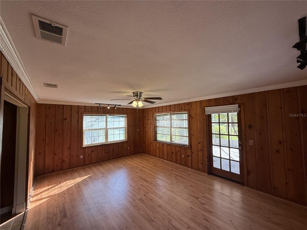 18401 Hamilton Road Dade City, FL 33523 - Photo 9 of 65