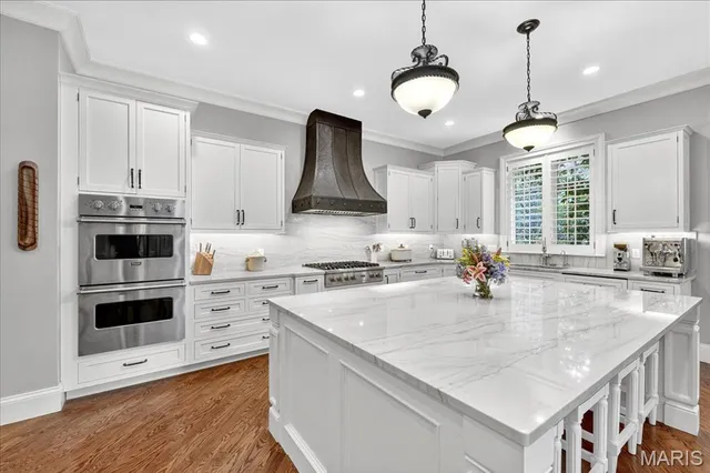 $5,500,000 | 4 Ridgewood Road, Ladue, MO 63124