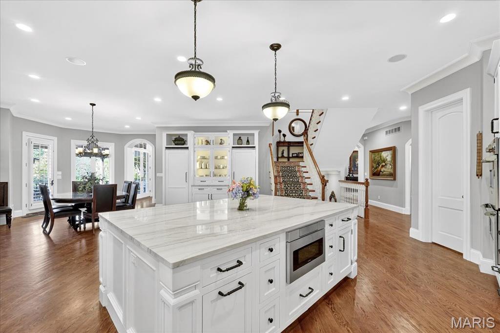 4 Ridgewood Road Ladue, MO 63124 - Photo 19 of 81