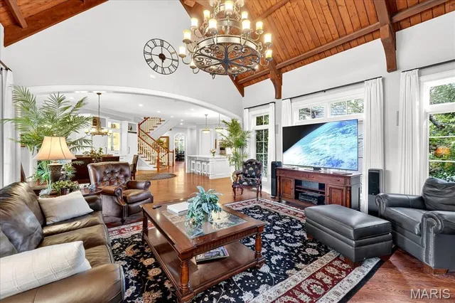 $5,500,000 | 4 Ridgewood Road, Ladue, MO 63124