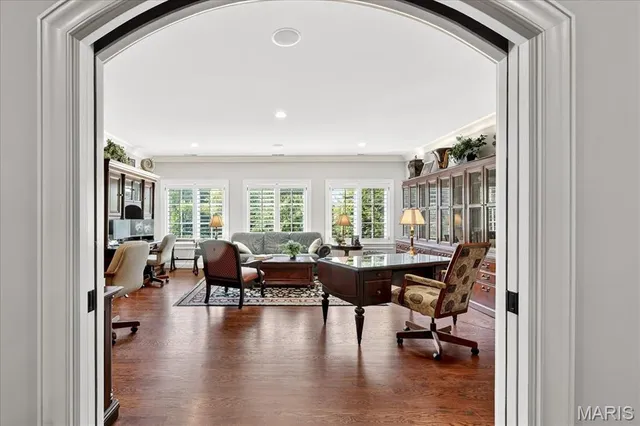 $5,500,000 | 4 Ridgewood Road, Ladue, MO 63124