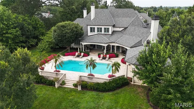 $5,500,000 | 4 Ridgewood Road, Ladue, MO 63124