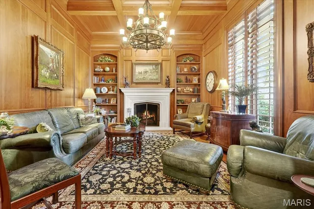 $5,500,000 | 4 Ridgewood Road, Ladue, MO 63124