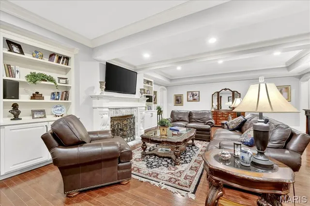 $5,500,000 | 4 Ridgewood Road, Ladue, MO 63124