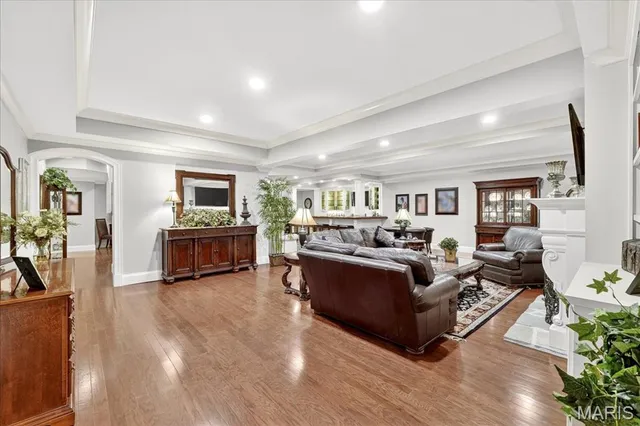 $5,500,000 | 4 Ridgewood Road, Ladue, MO 63124