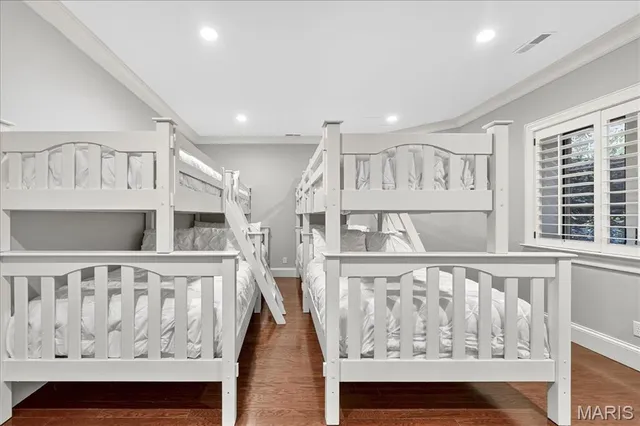 $5,500,000 | 4 Ridgewood Road, Ladue, MO 63124