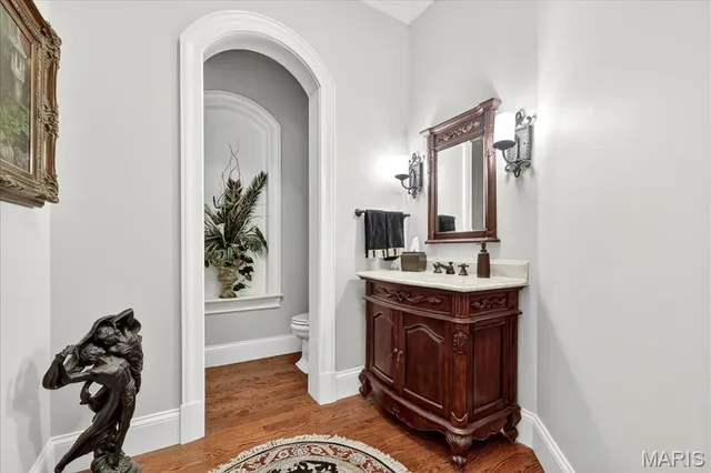 $5,500,000 | 4 Ridgewood Road, Ladue, MO 63124