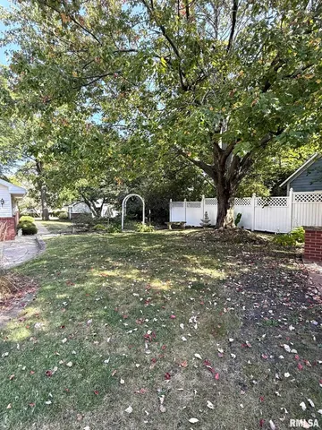 $385,000 | 745 North Academy Street, Galesburg, IL 61401