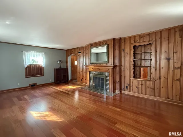 $385,000 | 745 North Academy Street, Galesburg, IL 61401