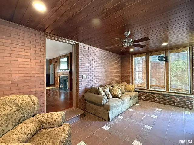 $385,000 | 745 North Academy Street, Galesburg, IL 61401