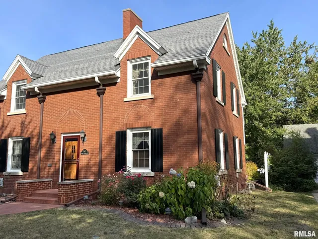 $385,000 | 745 North Academy Street, Galesburg, IL 61401