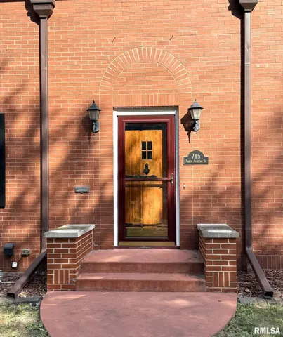 $385,000 | 745 North Academy Street, Galesburg, IL 61401