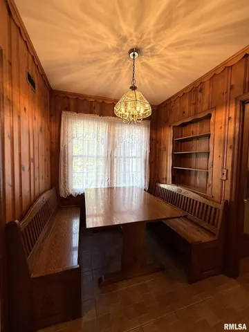 $385,000 | 745 North Academy Street, Galesburg, IL 61401