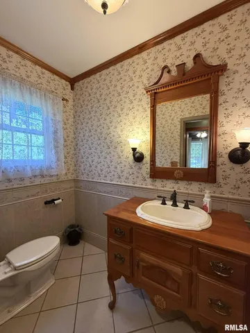 $385,000 | 745 North Academy Street, Galesburg, IL 61401