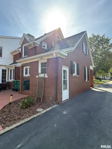 $385,000 | 745 North Academy Street, Galesburg, IL 61401