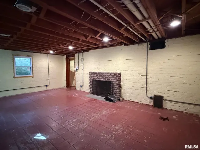 $385,000 | 745 North Academy Street, Galesburg, IL 61401